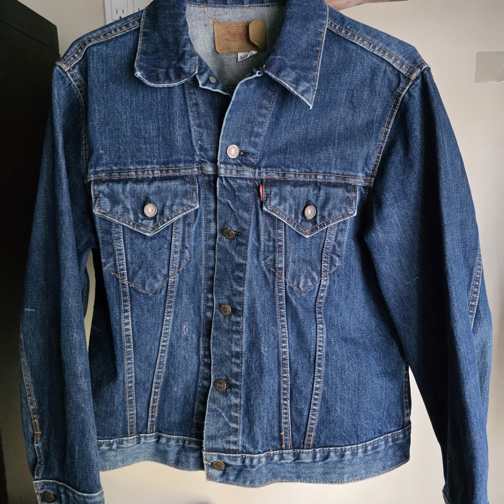 Vintage Levi's Brown Label on Blue Denim Size M